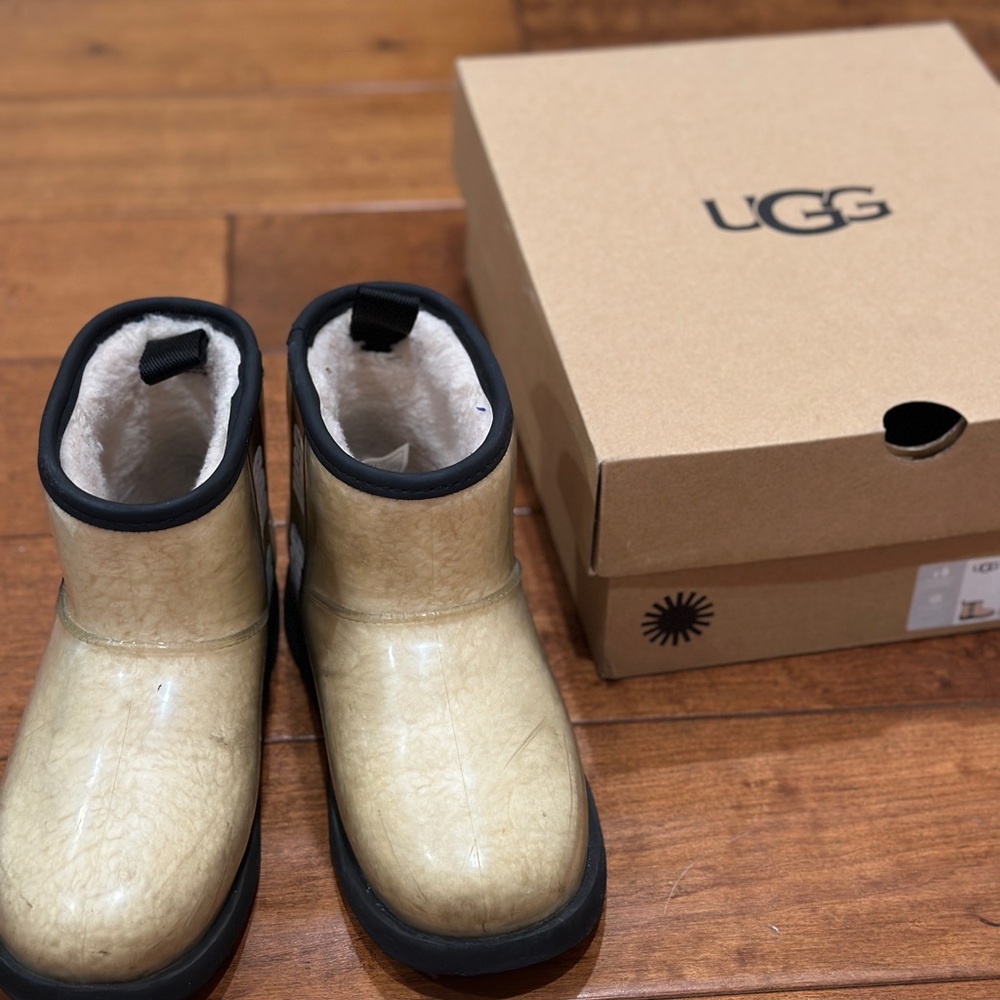 UGG Cream Short Boots